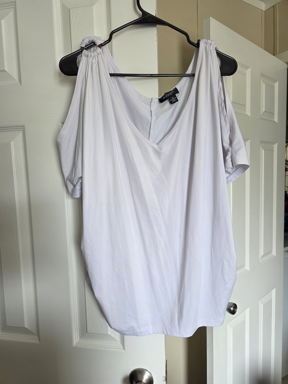 Apt. 9 White Cold-Shoulder V-Neck Short Sleeve Top